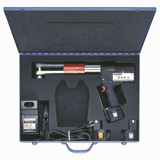 AIPS Pressmaschine Klauke UAP4L m 3,0Ah Ak., Ladeg., Netzt., Kst.-Koffer