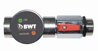 BWT Leitfähigkeitsmessger. AQA therm Con misst während des Füllvorgangs, 6 bar