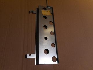 RE ROHR HALTER 7681889