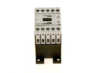 BOSCH Ersatzteil TTNR: 87183100940 Relais 15A