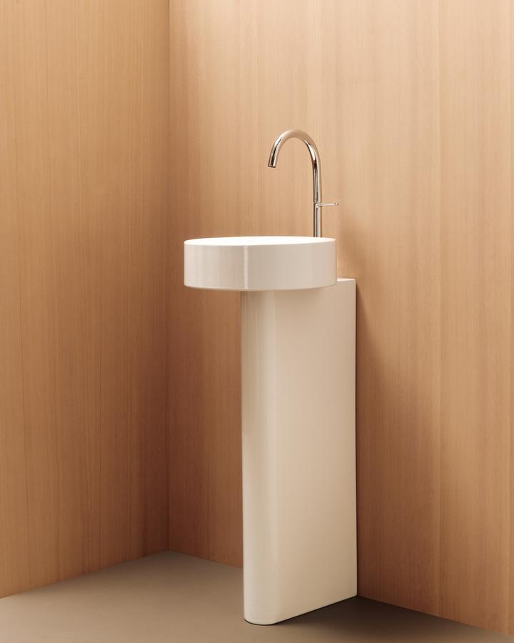 Artikelbild 2 des Artikels „hansgrohe WT-EHM Sel. 260 Axor One A 165mm, f AWT, m Pus-Op-Abl, chr chrom“