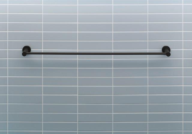 Artikelbild 5 des Artikels „Duravit Badetuchhalter D-Code 84,8x4,8x8cm, schwarz matt, wandhängend 84,8 x 4,8 x 8 cm | schwarz matt“
