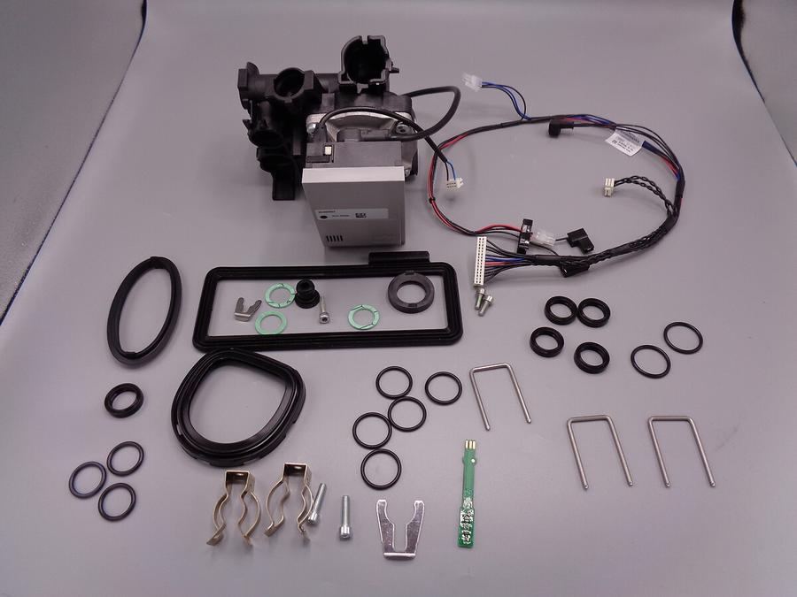 Artikelbild 1 des Artikels „RE Hydroblock re Combi 10-28 kW + Pumpe 7821539 “