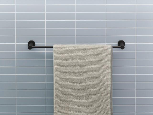 Artikelbild 5 des Artikels „Duravit Badetuchhalter D-Code 64,8x4,8x8cm, schwarz matt, wandhängend 64,8 x 4,8 x 8 cm | schwarz matt“