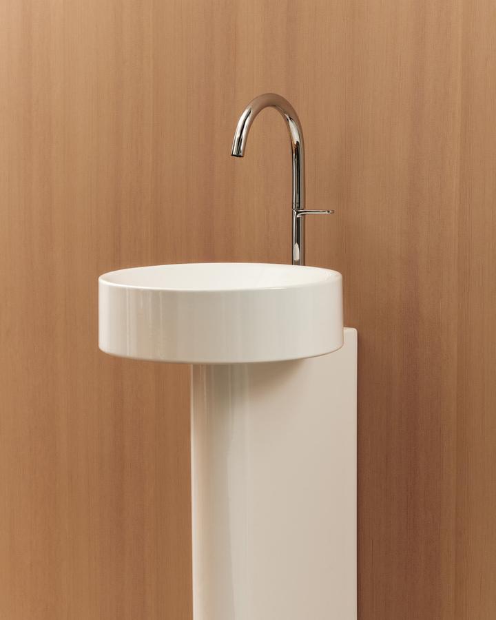 Artikelbild 3 des Artikels „hansgrohe WT-EHM Sel. 260 Axor One A 165mm, f AWT, m Pus-Op-Abl, chr chrom“