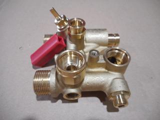 RE BLOCK HYDRAULIK EINGANG HEISSWASSER 7680849