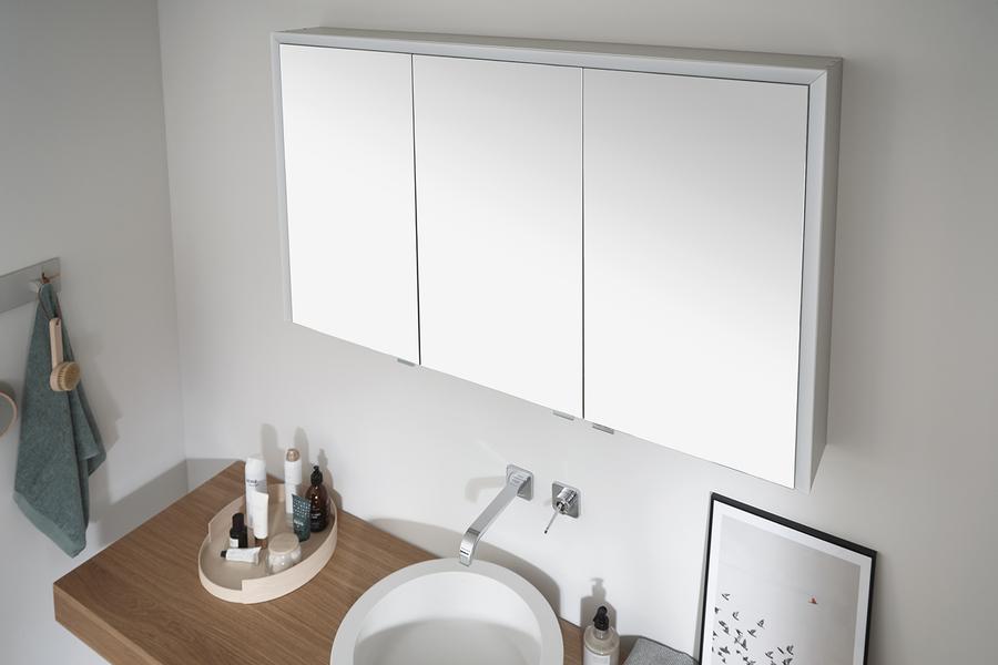 Artikelbild 5 des Artikels „Elegant Line 2.0 WLA, 3-türig, Alu matt 950 x 725 mm, Rückwand Spiegel, Aufputz “