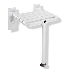 HEWI Klappsitz 801 345x408mm, w, m Bodenst., breitem Puff.